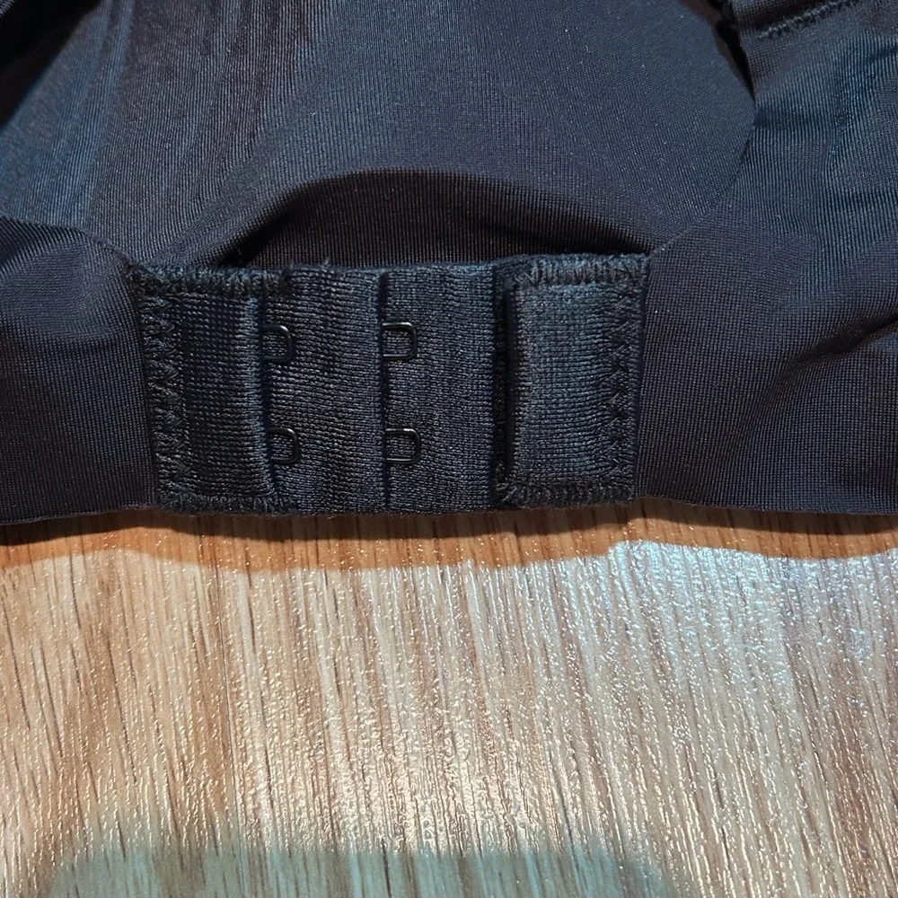 Secret Treaures black wireless wire‎ free bra small